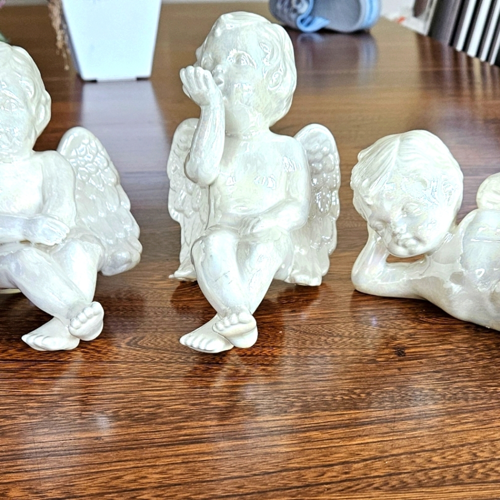 Set of 4 Porcelain Ceramic Christmas Opalesent Cherub Angels.